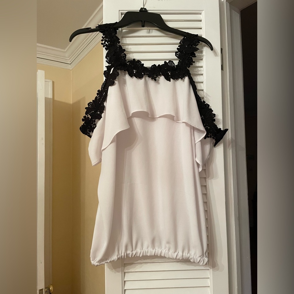Thalia Sodi White Blouse with Black Lace Cold Shoulder Trim